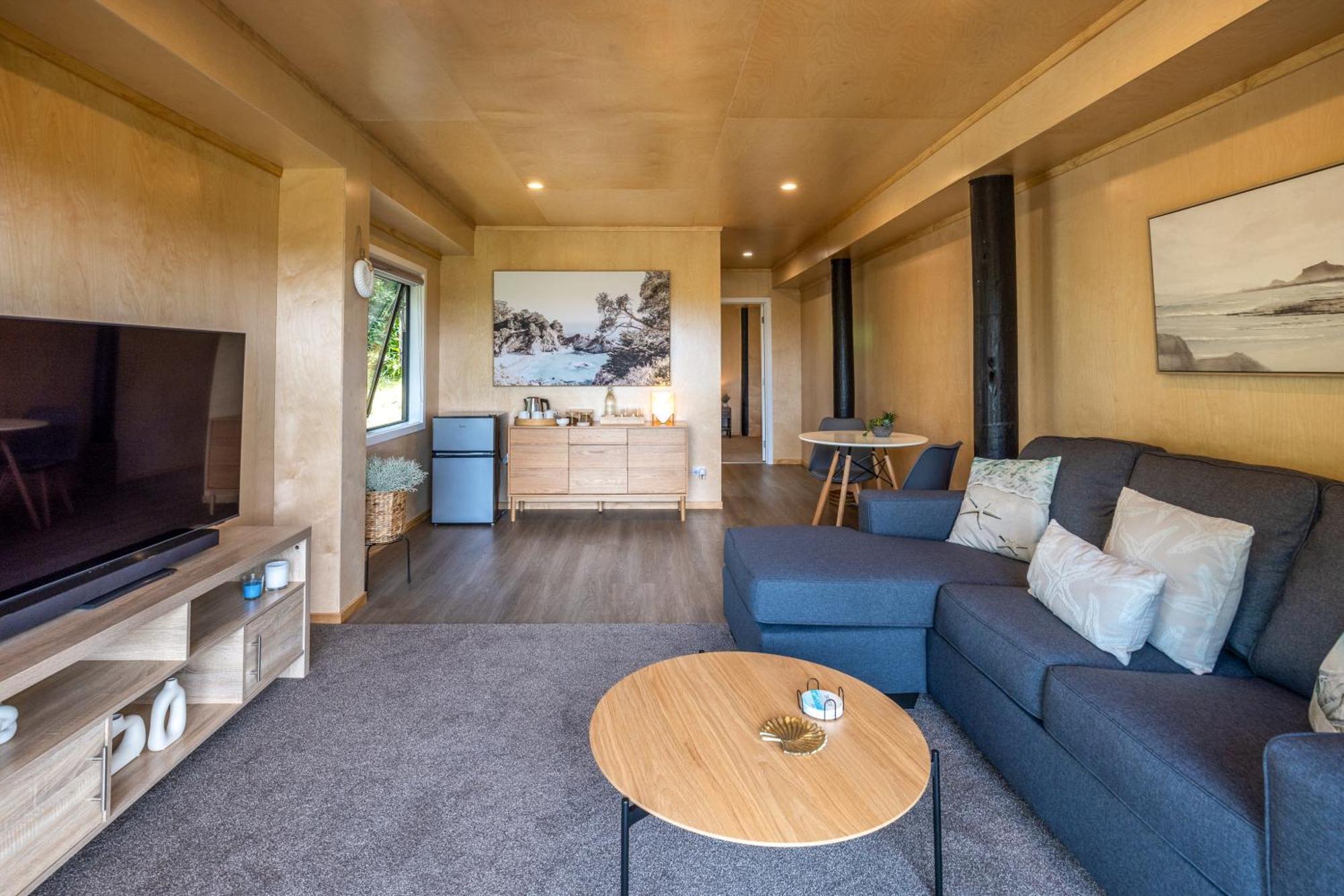 Church Bay Views - Stay Waiheke Oneroa Exterior photo